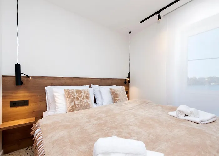 Bed & Breakfast La Riva Luxury 4*