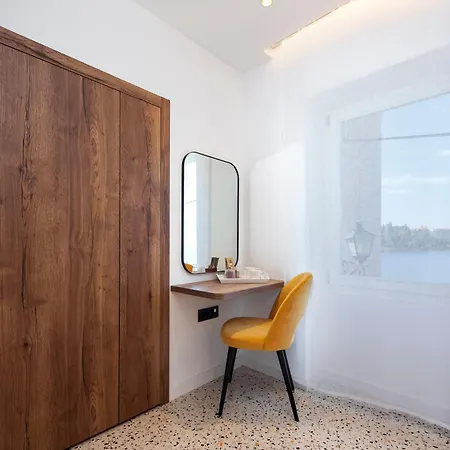 La Riva Luxury לינה וארוחת בוקר