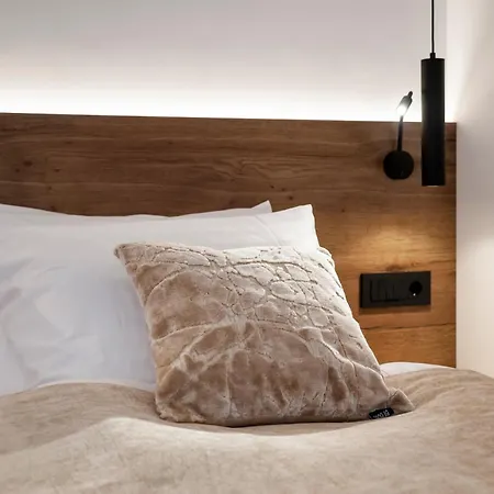 La Riva Luxury 4* רוביני